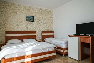 Апарт-отели Apart Hotel Llolla Улцинь Номер-студио (для 4 взрослых) с балконом, бесплатной парковкой и WiFi-2